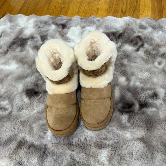 UGG Tan and Cream Winter Boots - Picture 6 of 6